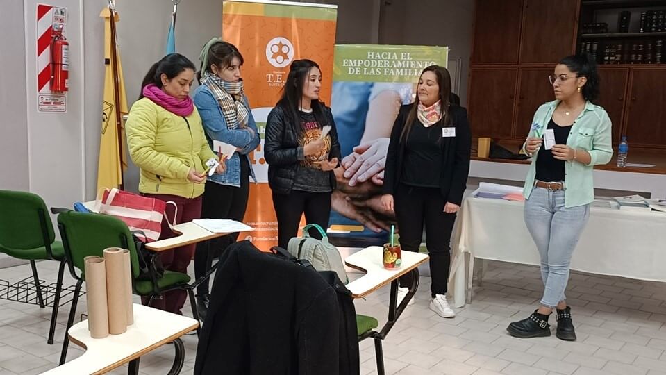 Taller Teórico Práctico ''Hacia el Empoderamiento de las Familias.'' Fundación TEA Santa Cruz